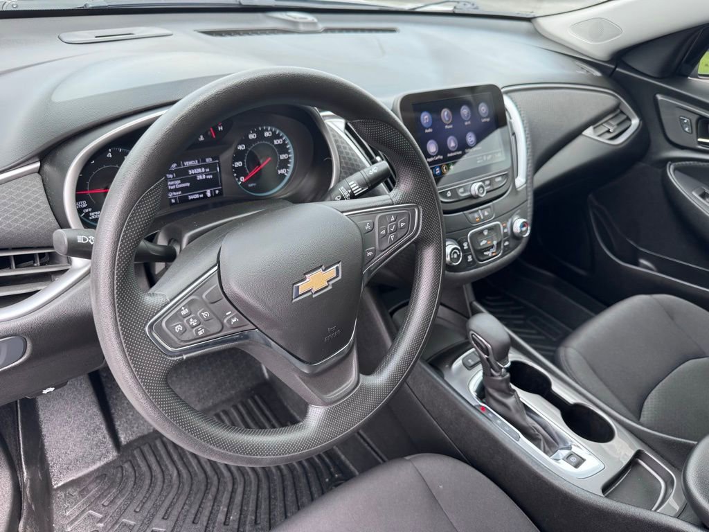Used 2025 Chevrolet Malibu LS FWD image 28