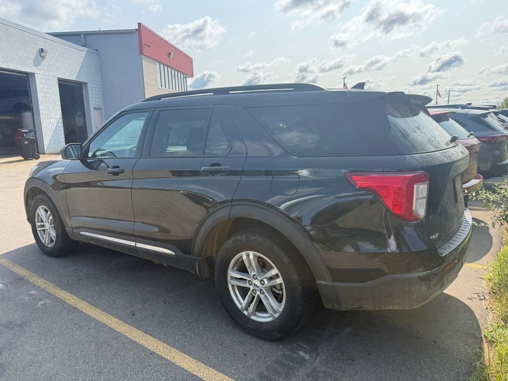 Certified 2023 Ford Explorer XLT w/ Equipment Group 202A AWD/4WD image 6