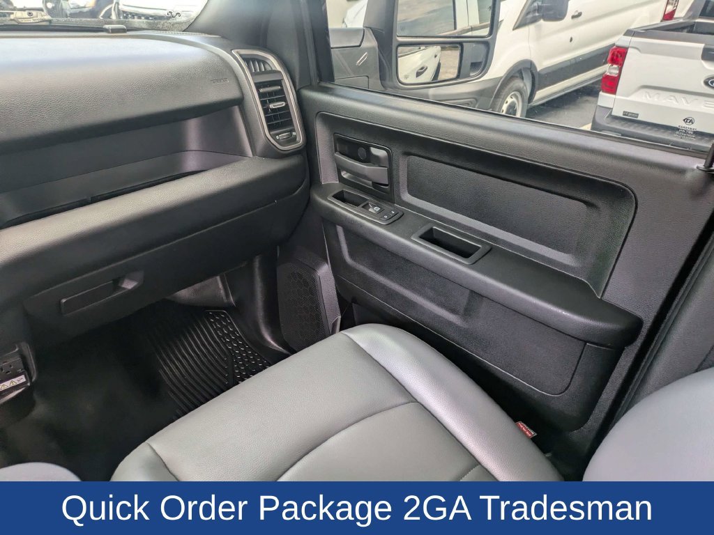 Used 2023 RAM 2500 Tradesman w/ Chrome Appearance Group AWD/4WD image 17