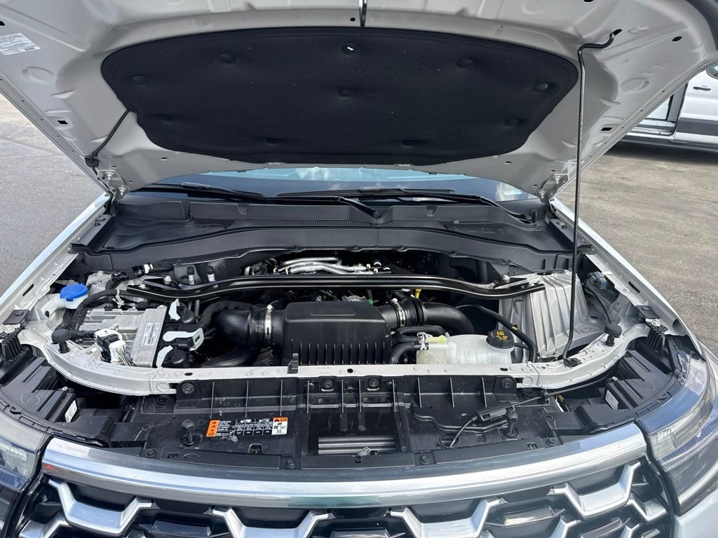 Certified 2025 Ford Explorer Platinum w/ Ultimate Package AWD/4WD image 62