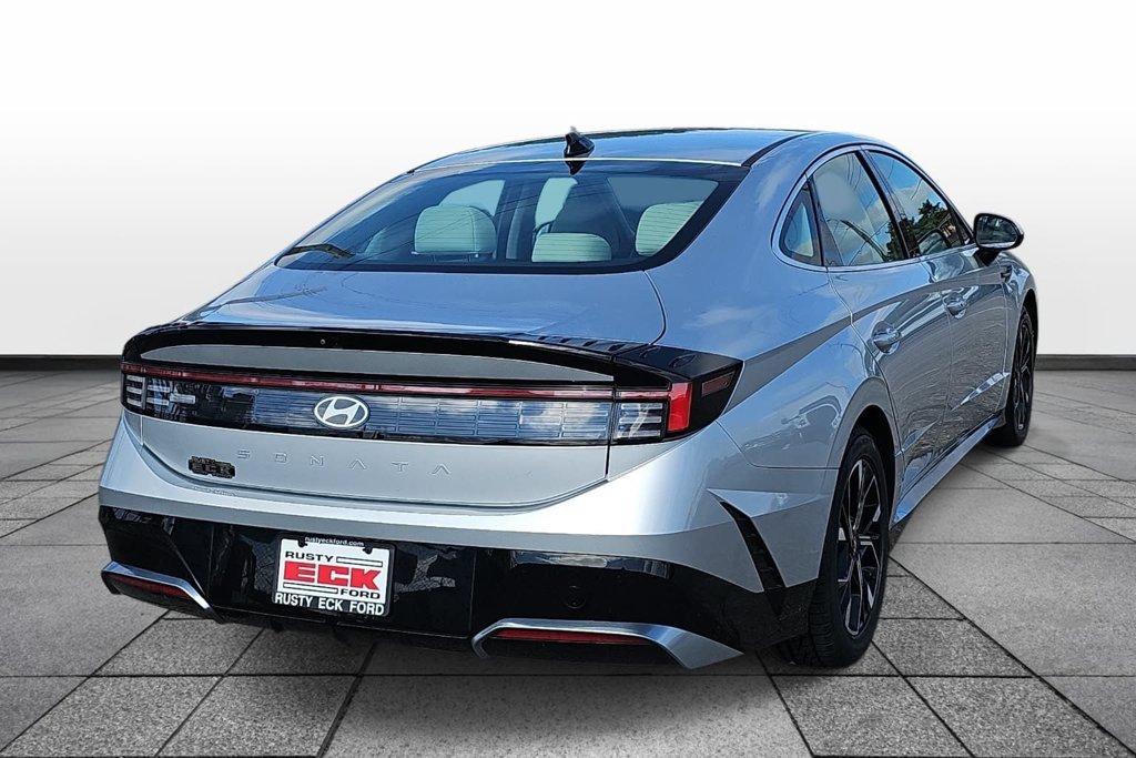 Used 2025 Hyundai Sonata SEL FWD image 5
