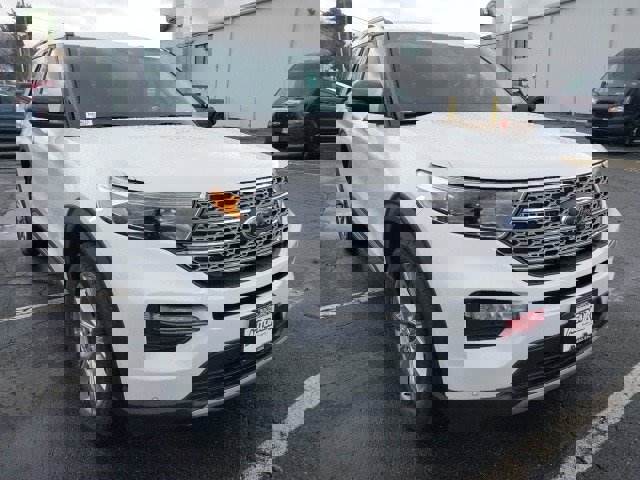 Certified 2023 Ford Explorer Limited w/ Equipment Group 301A image 2