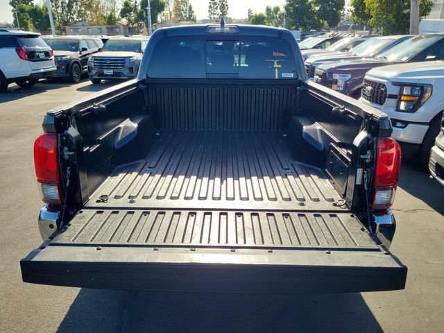 Used 2020 Toyota Tacoma SR5 RWD image 22