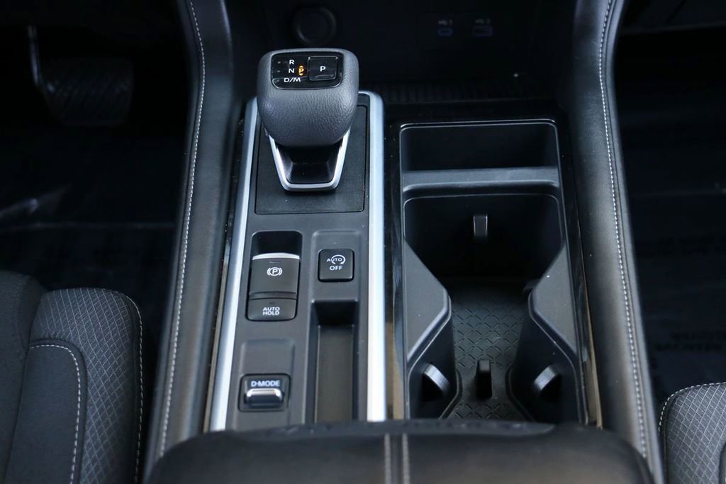 Used 2025 Nissan Pathfinder SV image 28