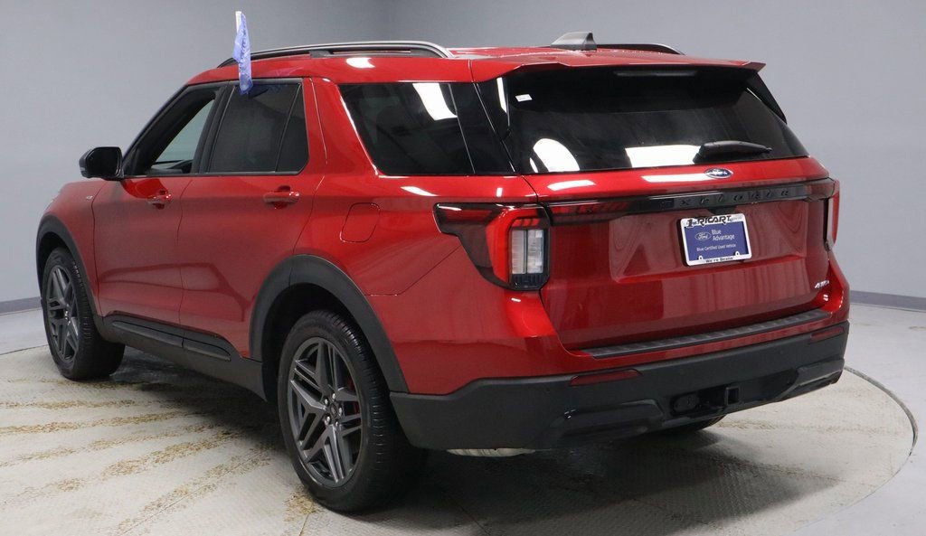 Certified 2025 Ford Explorer ST-Line w/ Premium Package image 3