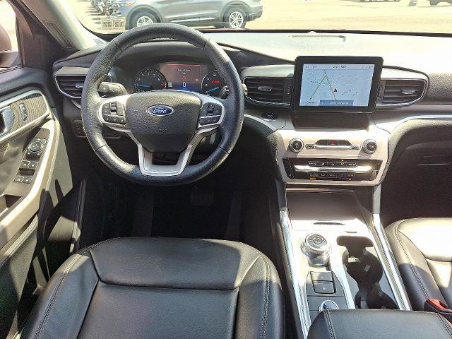 Certified 2022 Ford Explorer XLT w/ Equipment Group 202A image 11