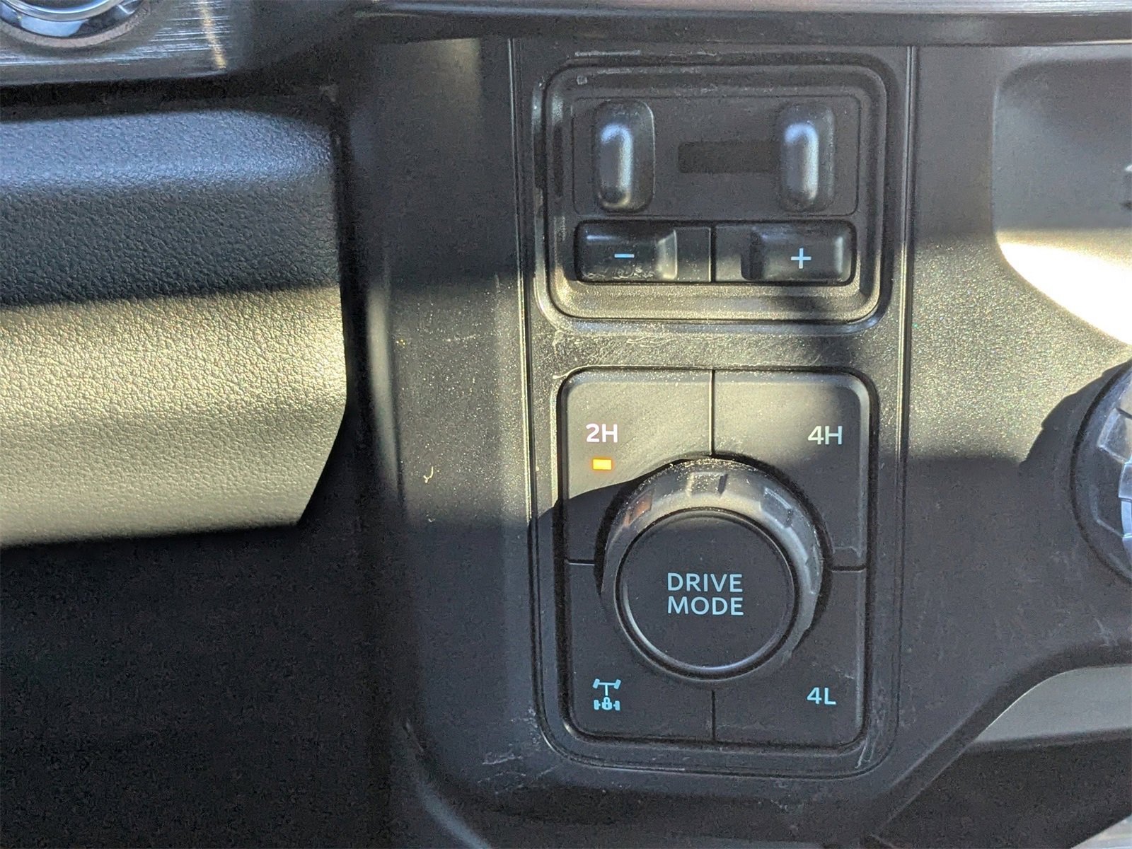 Certified 2024 Ford F250 Lariat w/ Chrome Package image 27