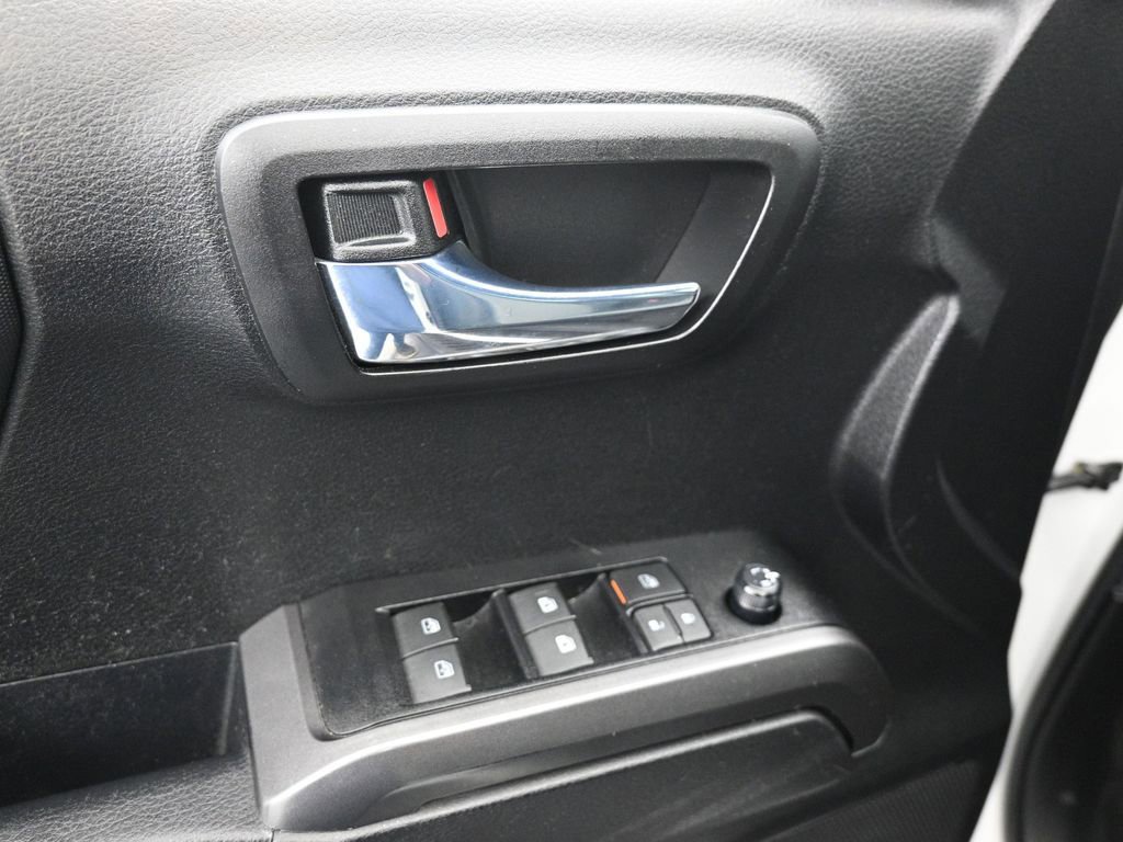 Used 2022 Toyota Tacoma TRD Sport image 10