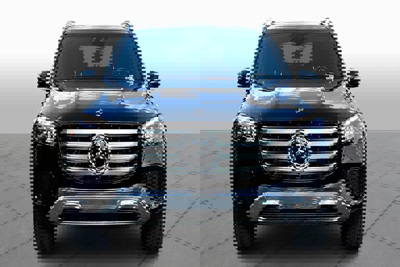 Used 2025 Mercedes-Benz GLS 450 4MATIC image 6