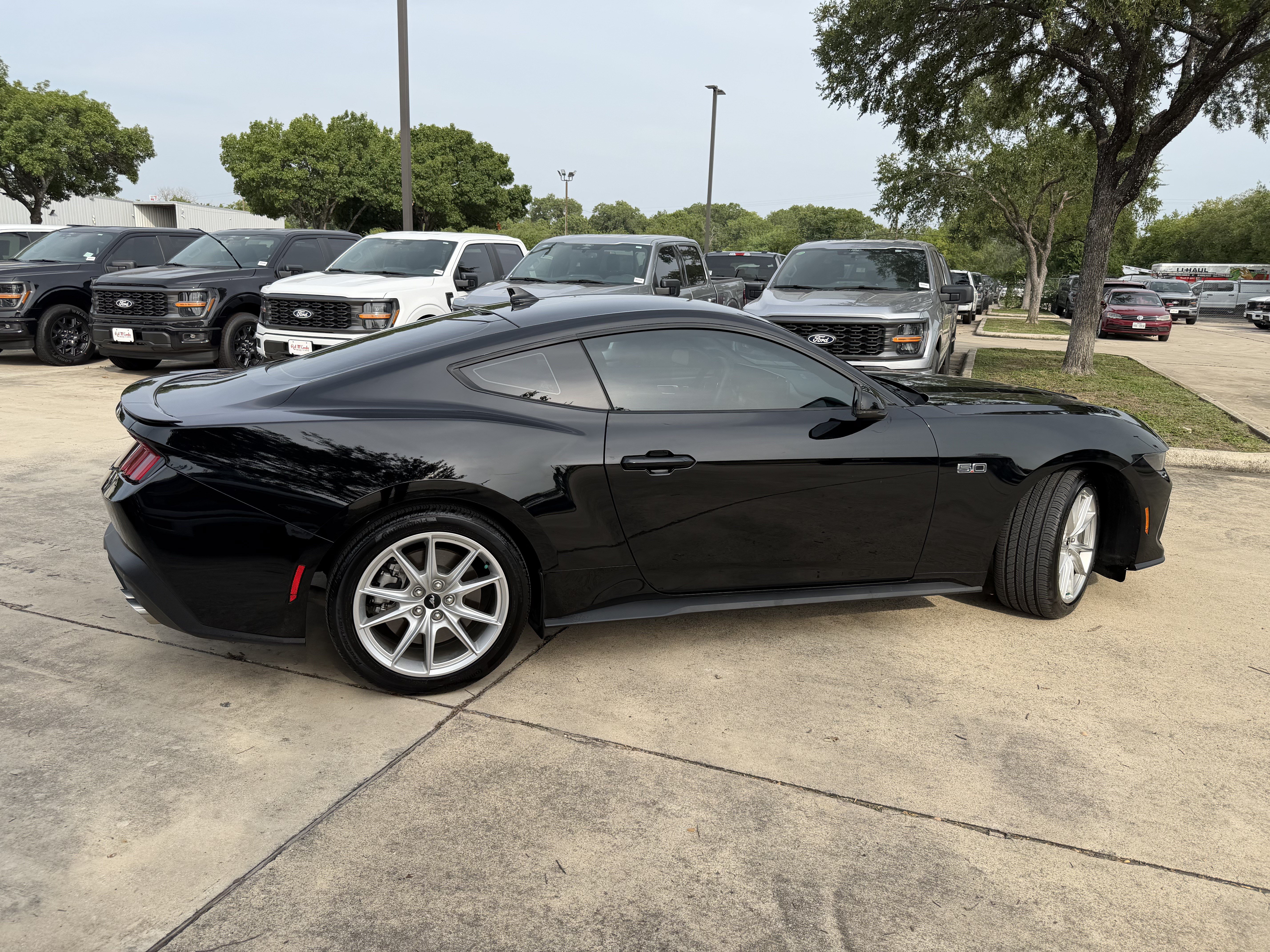 Certified 2025 Ford Mustang GT Premium RWD image 4