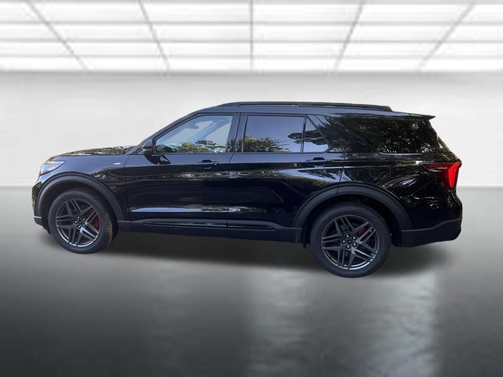 Certified 2025 Ford Explorer ST-Line w/ ST-Line Street Pack AWD/4WD image 2