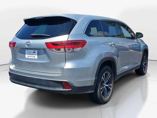 Used 2019 Toyota Highlander LE FWD video 3