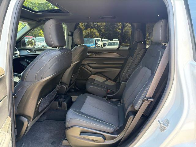 Used 2025 Jeep Grand Cherokee L Laredo AWD/4WD image 7