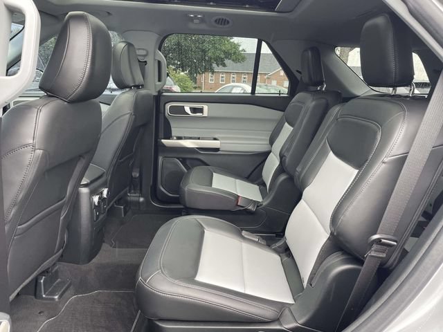 Certified 2023 Ford Explorer XLT w/ Equipment Group 202A RWD image 11