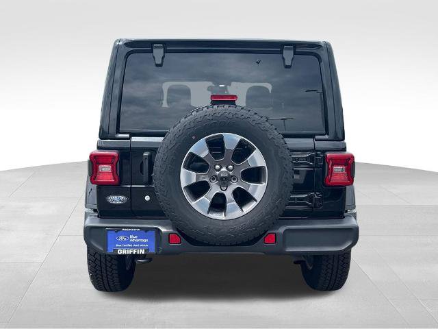 Used 2018 Jeep Wrangler Unlimited Sahara w/ Uconnect 4C Nav & Sound Group AWD/4WD image 6