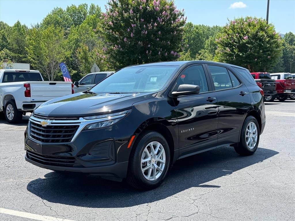 Used 2023 Chevrolet Equinox LS AWD/4WD image 8
