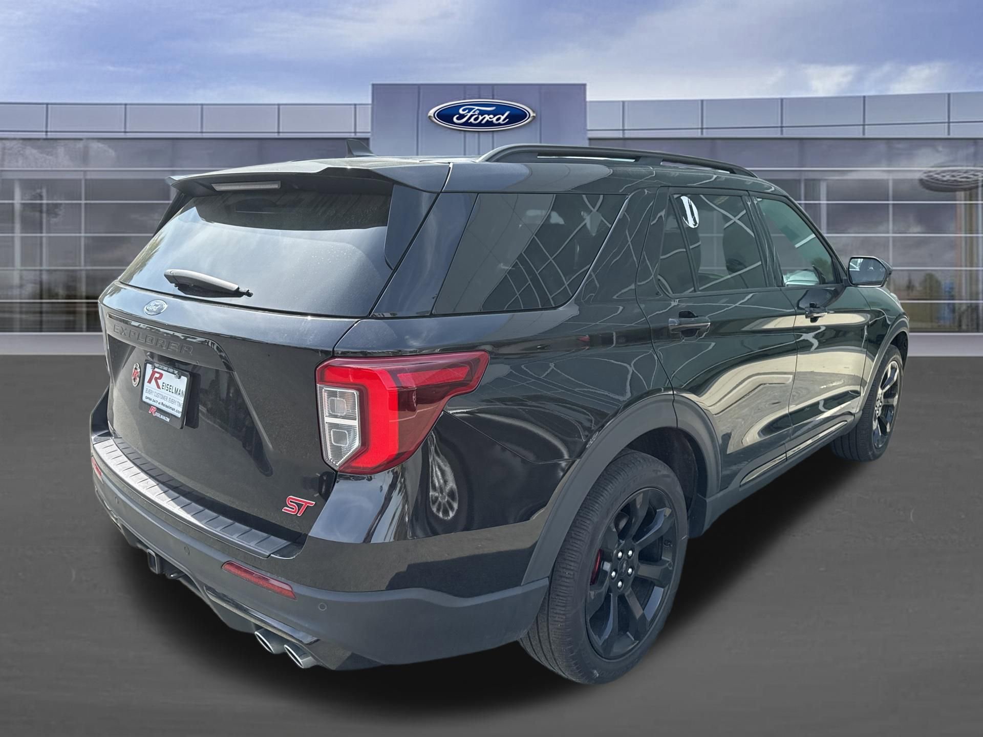 Certified 2024 Ford Explorer ST w/ Equipment Group 401A image 4