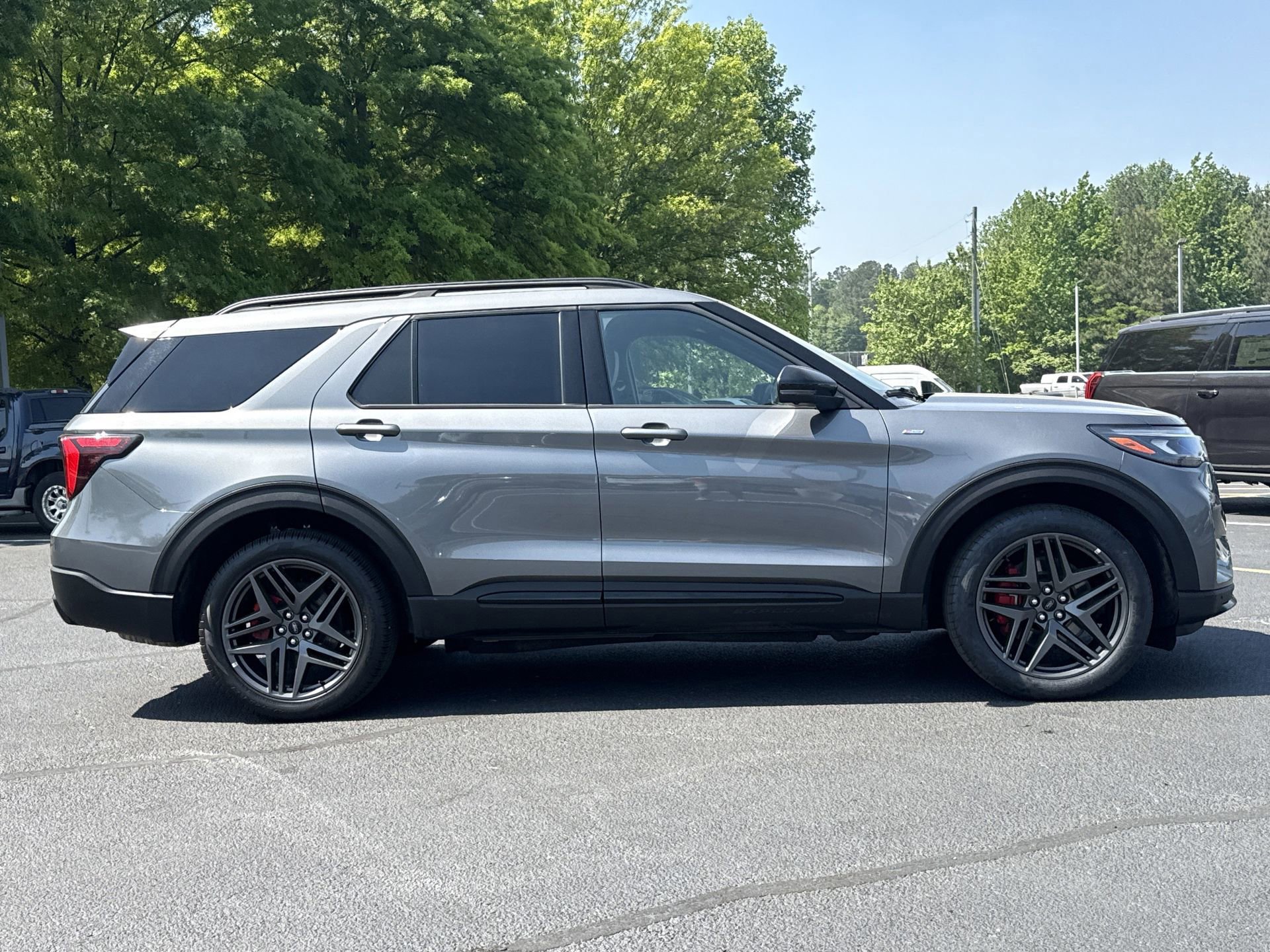 Certified 2025 Ford Explorer ST-Line w/ ST-Line Street Pack AWD/4WD image 2