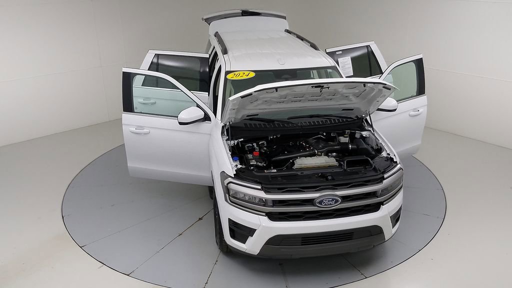 Certified 2024 Ford Expedition XLT image 48