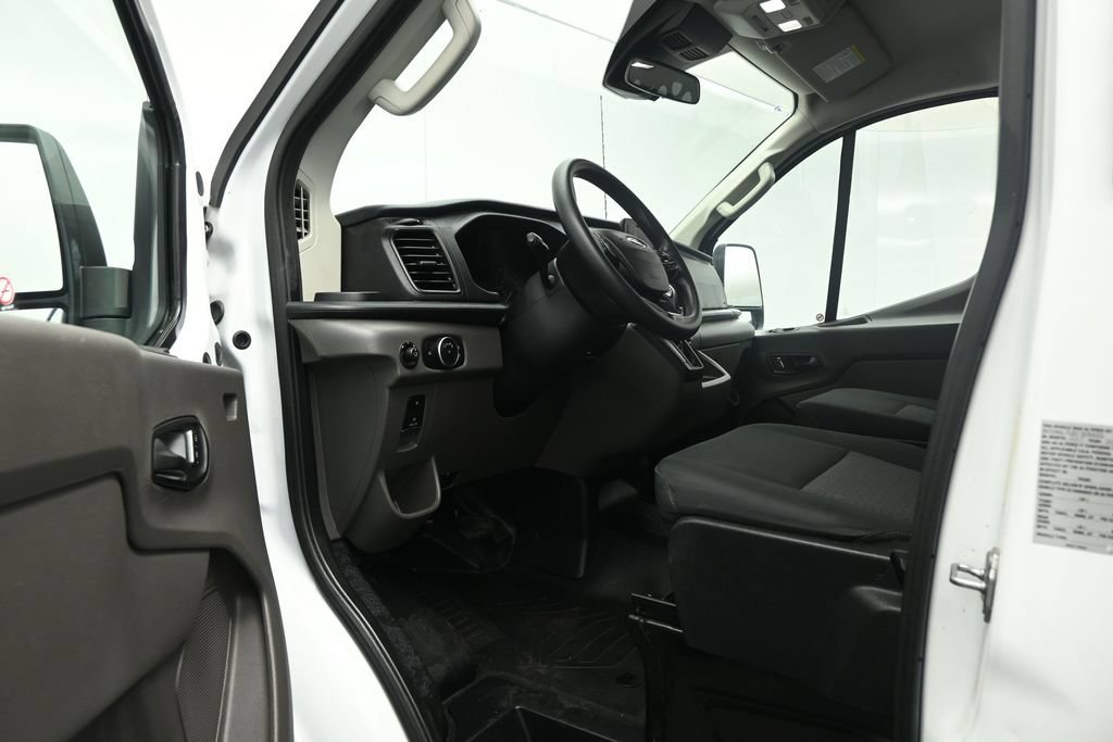 Certified 2025 Ford Transit 250 Low Roof w/ Exterior Upgrade Package RWD image 7