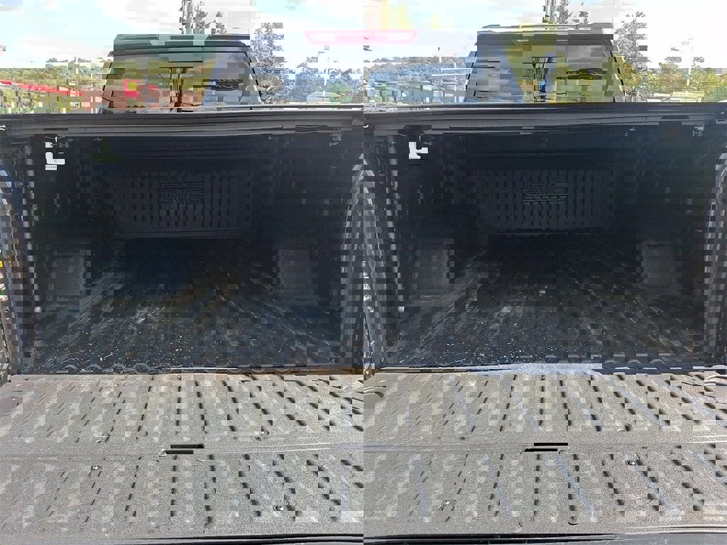 Used 2023 GMC Sierra 1500 SLT w/ SLT Premium Plus Package image 30