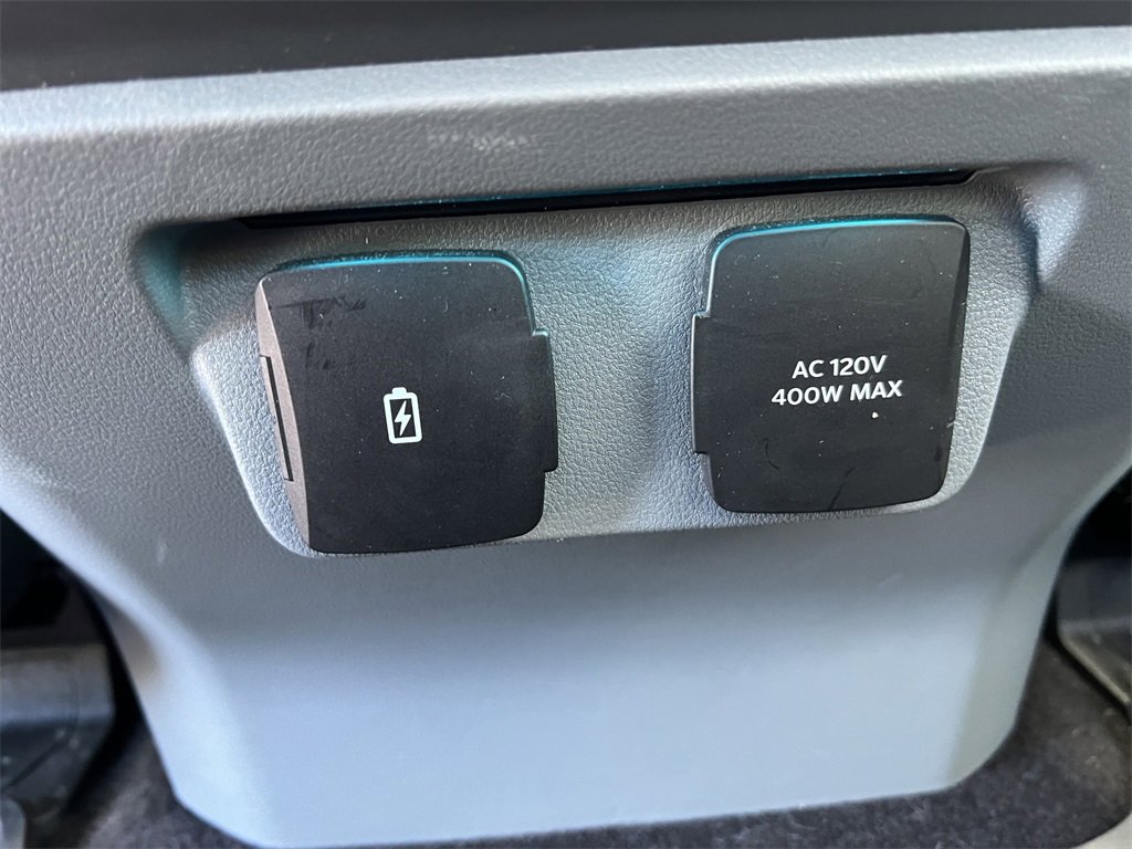 Certified 2022 Ford F150 Lariat w/ Equipment Group 502A High image 14