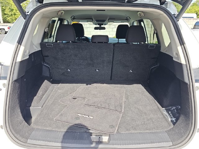 Used 2024 Nissan Rogue SV FWD image 14