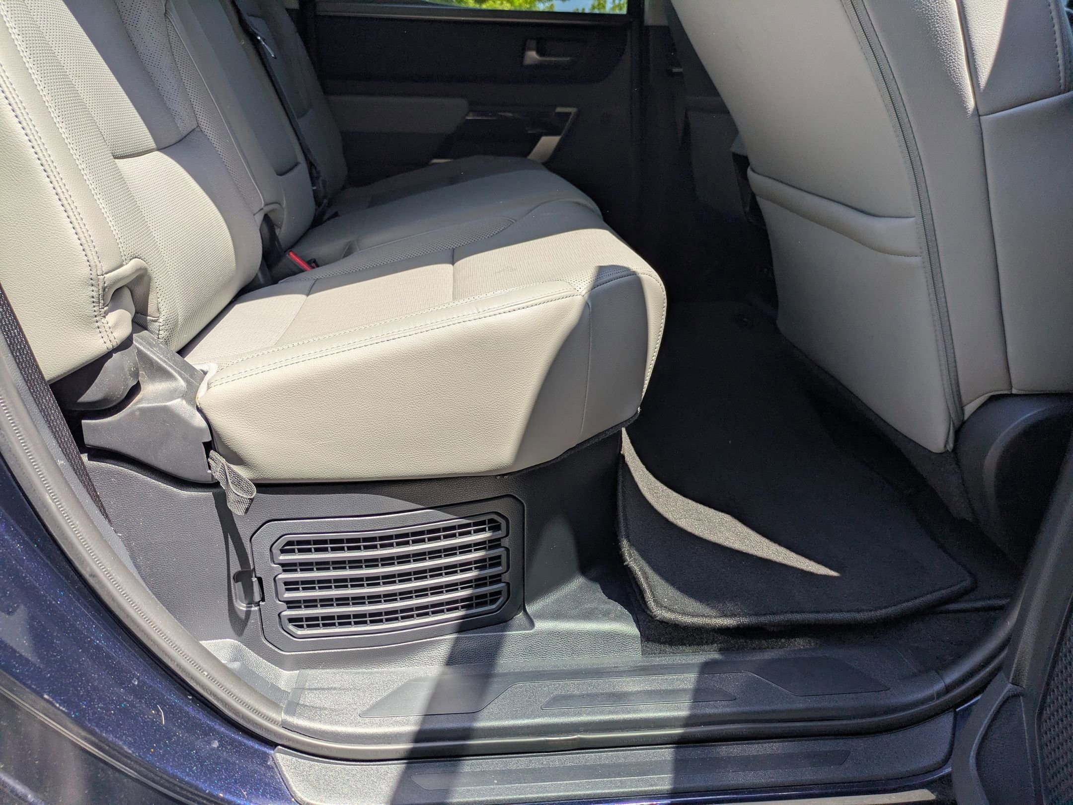 Used 2024 Toyota Tundra Limited w/ TRD Off-Road Package AWD/4WD image 36