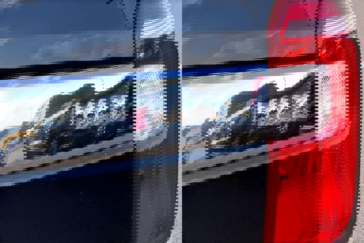 Certified 2021 Ford Expedition Max XLT image 12