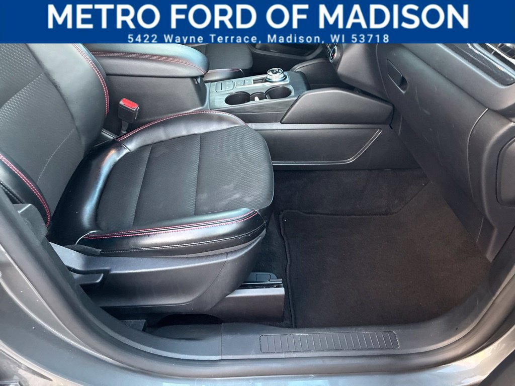 Certified 2025 Ford Escape ST-Line AWD/4WD image 42