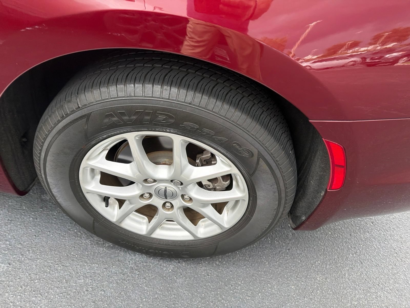 Used 2023 Chrysler Pacifica Touring-L FWD image 7