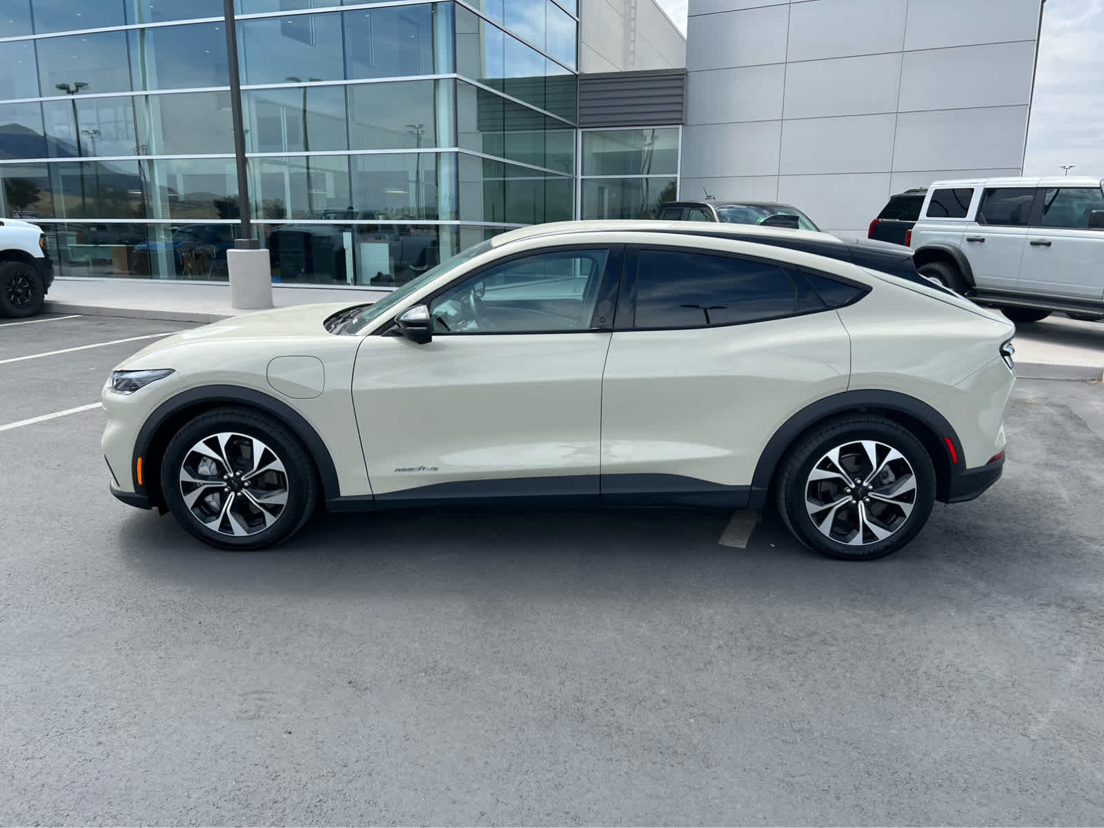 Certified 2025 Ford Mustang Mach-E Select AWD/4WD image 12