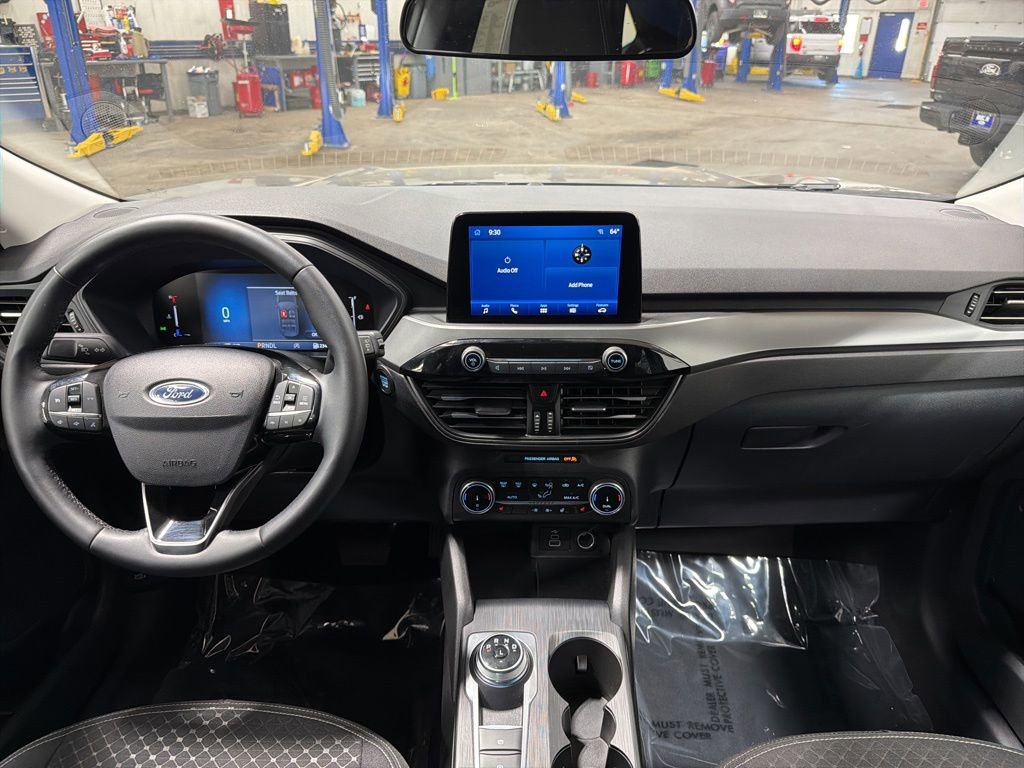 Certified 2025 Ford Escape Active AWD/4WD image 14