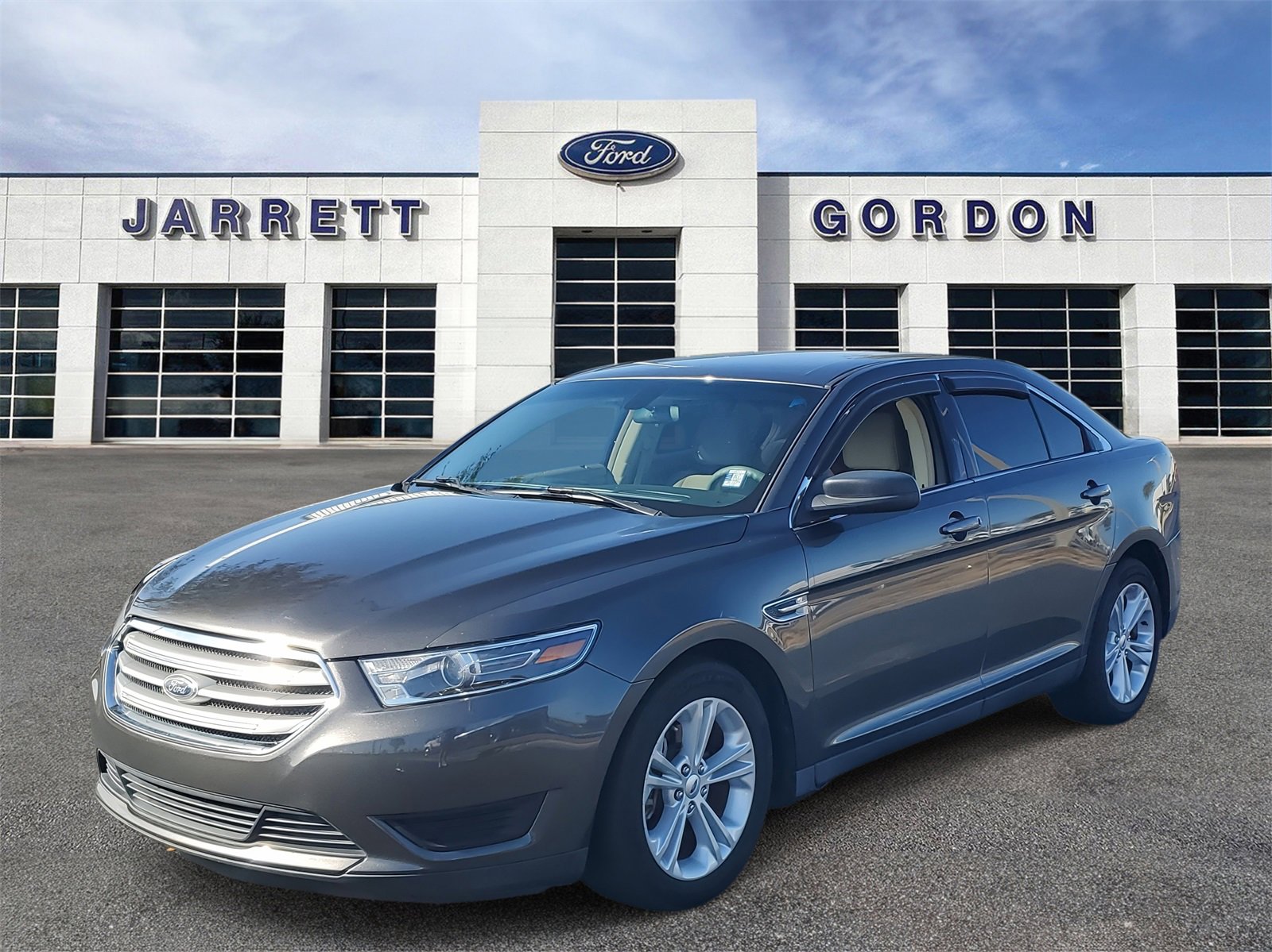 Certified 2017 Ford Taurus SE image 2