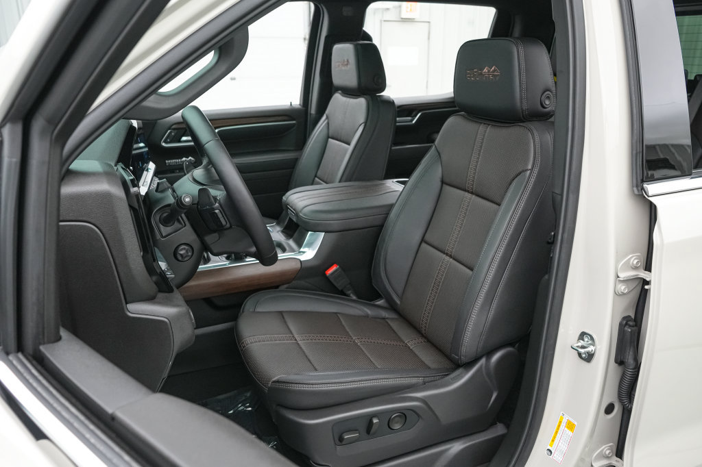Used 2026 Chevrolet Silverado 1500 High Country AWD/4WD image 13