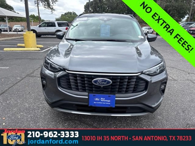 Certified 2024 Ford Escape Platinum FWD image 2
