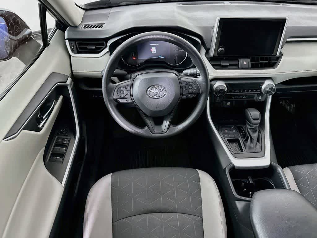 Used 2025 Toyota RAV4 XLE FWD image 10
