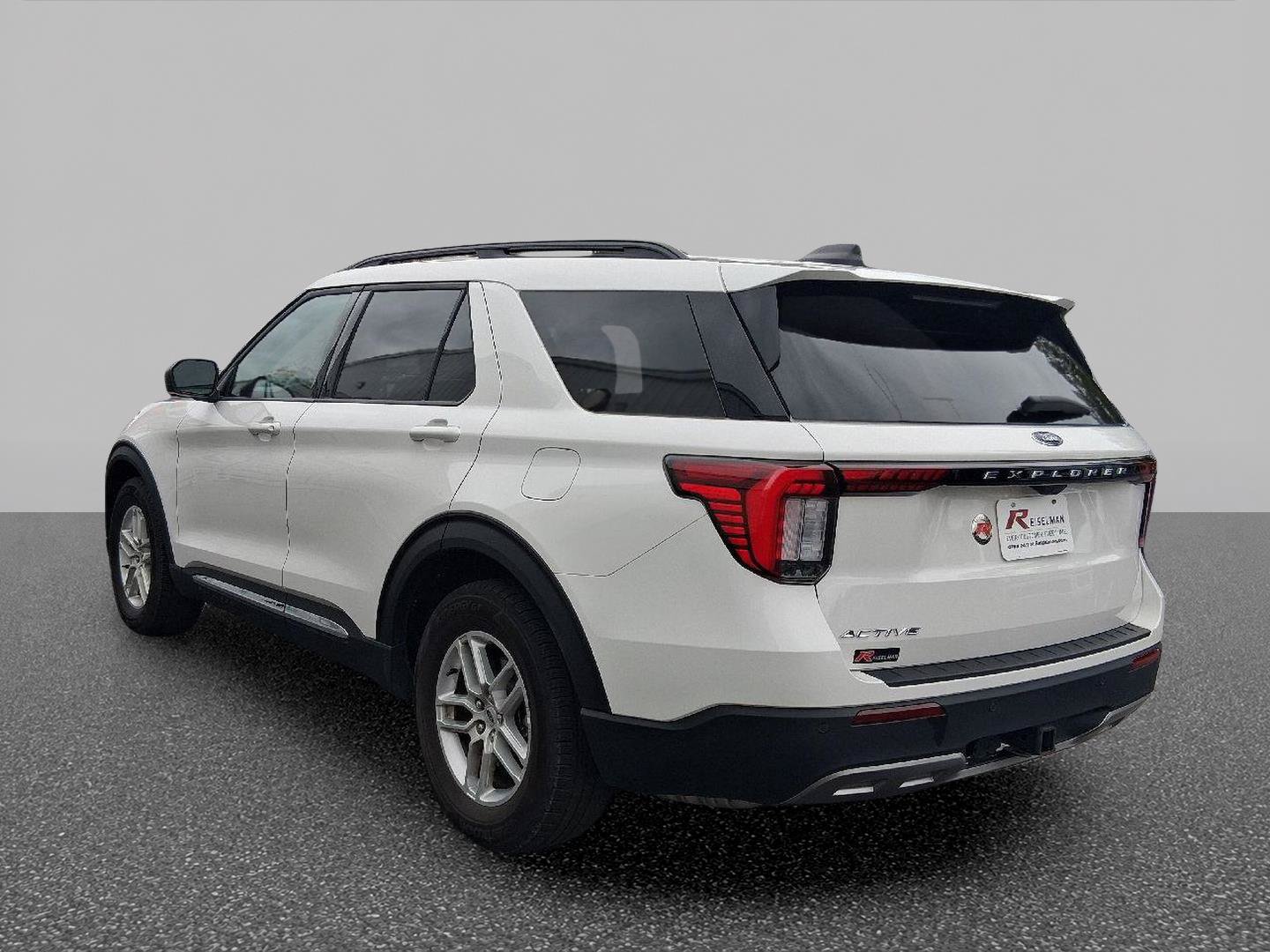 Certified 2025 Ford Explorer Active w/ Active Comfort Package RWD image 7