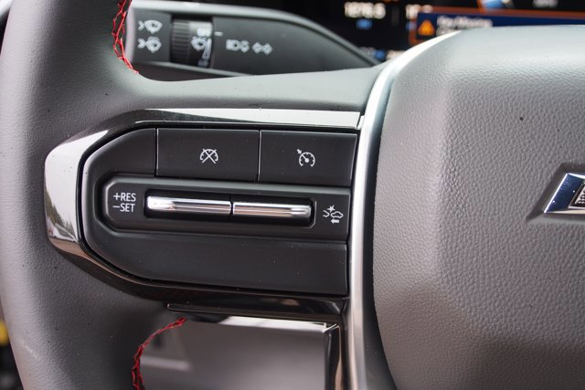 Used 2024 Chevrolet Colorado Z71 w/ Z71 Convenience Package 2 image 22