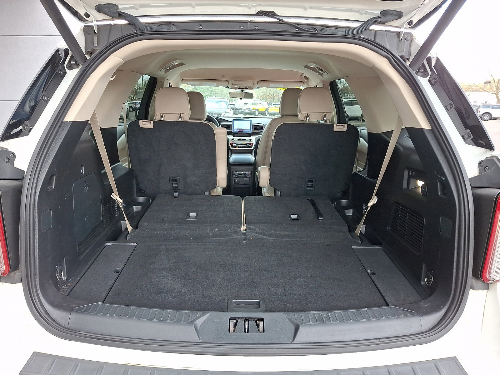 Certified 2021 Ford Explorer XLT w/ Equipment Group 202A image 30