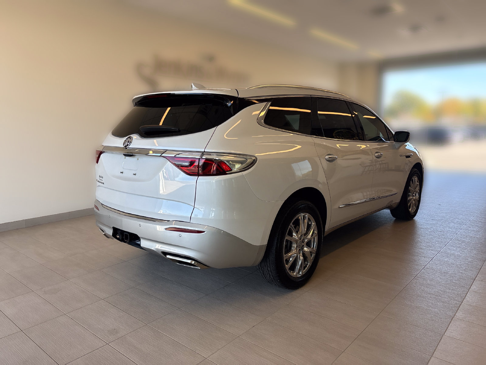 Used 2024 Buick Enclave Premium w/ Experience Buick Package FWD image 2