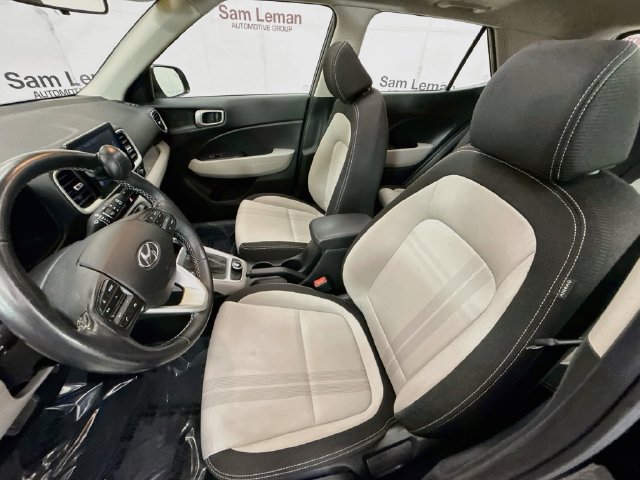 Used 2022 Hyundai Venue SEL FWD image 19