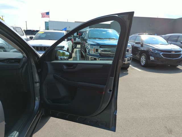 Certified 2025 Ford Escape Active AWD/4WD image 14