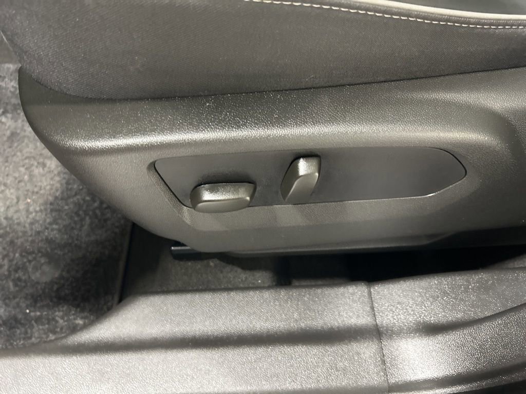 Used 2023 Buick Envision Avenir AWD/4WD image 12