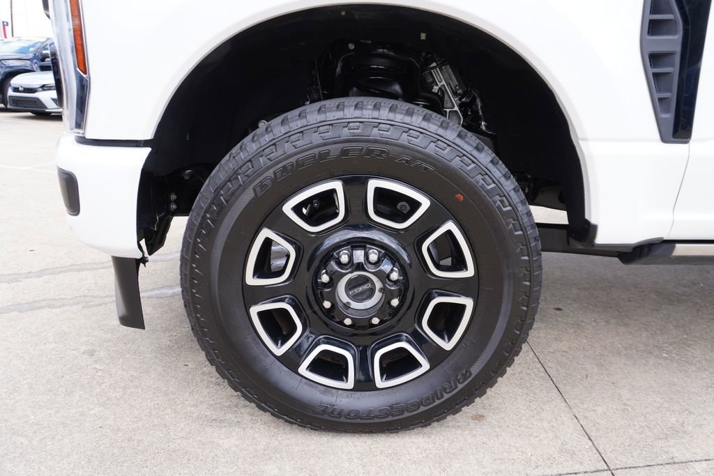 Certified 2025 Ford F250 Platinum AWD/4WD image 30