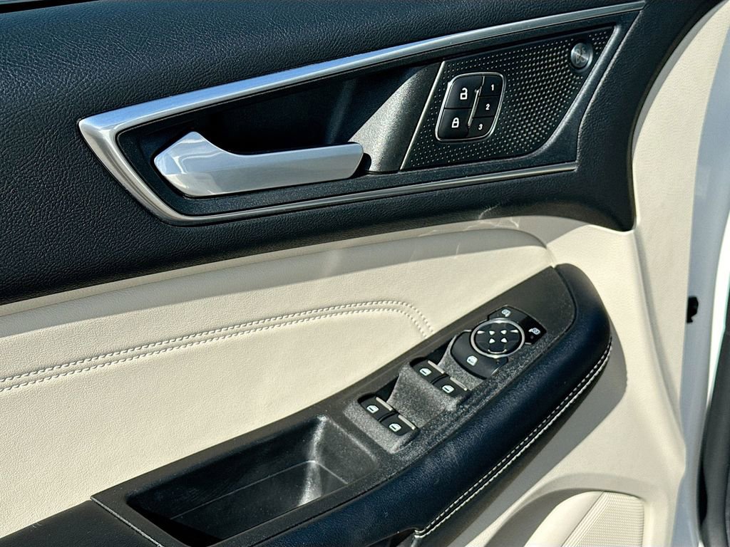 Certified 2023 Ford Edge Titanium w/ Class II Trailer Tow Package image 16