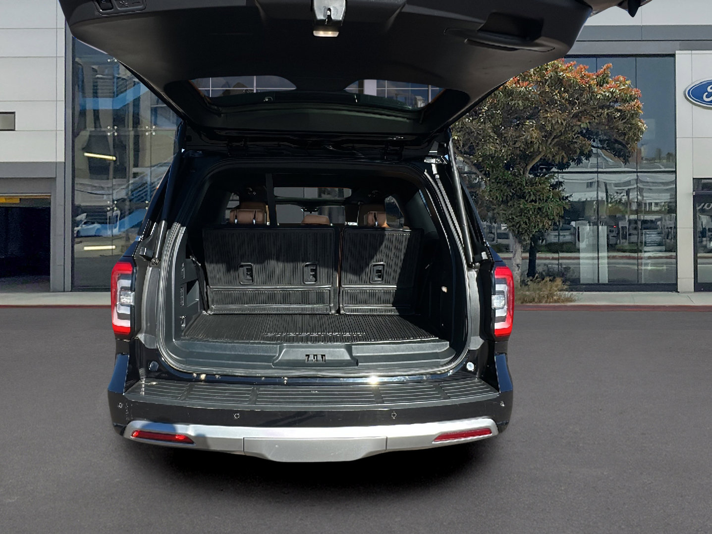 Certified 2023 Ford Expedition Platinum image 11