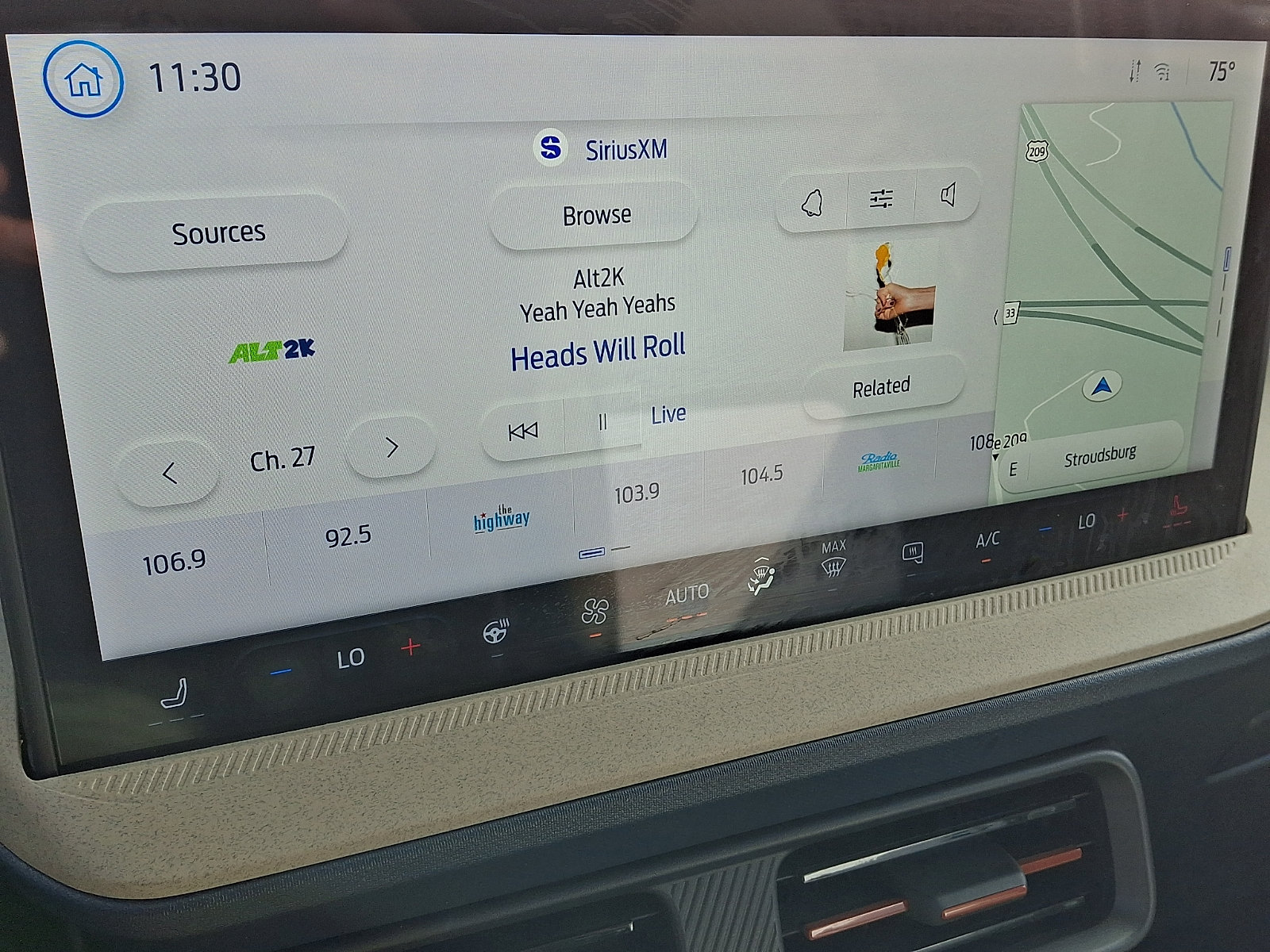 Certified 2025 Ford Maverick Lariat w/ 4K Tow Package AWD/4WD image 18