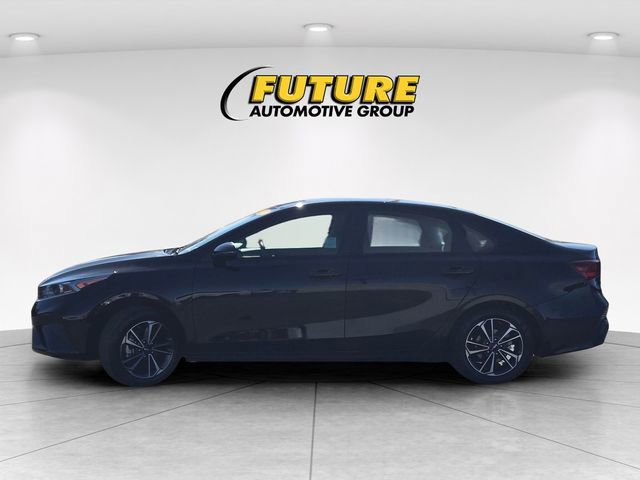 Used 2023 Kia Forte LXS w/ LXS Technology Package FWD image 2