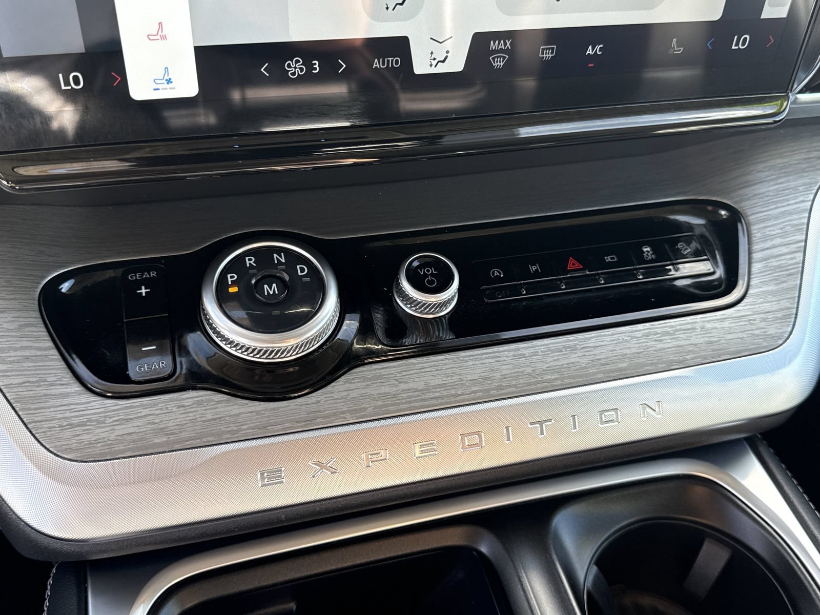 Certified 2025 Ford Expedition Platinum AWD/4WD image 36